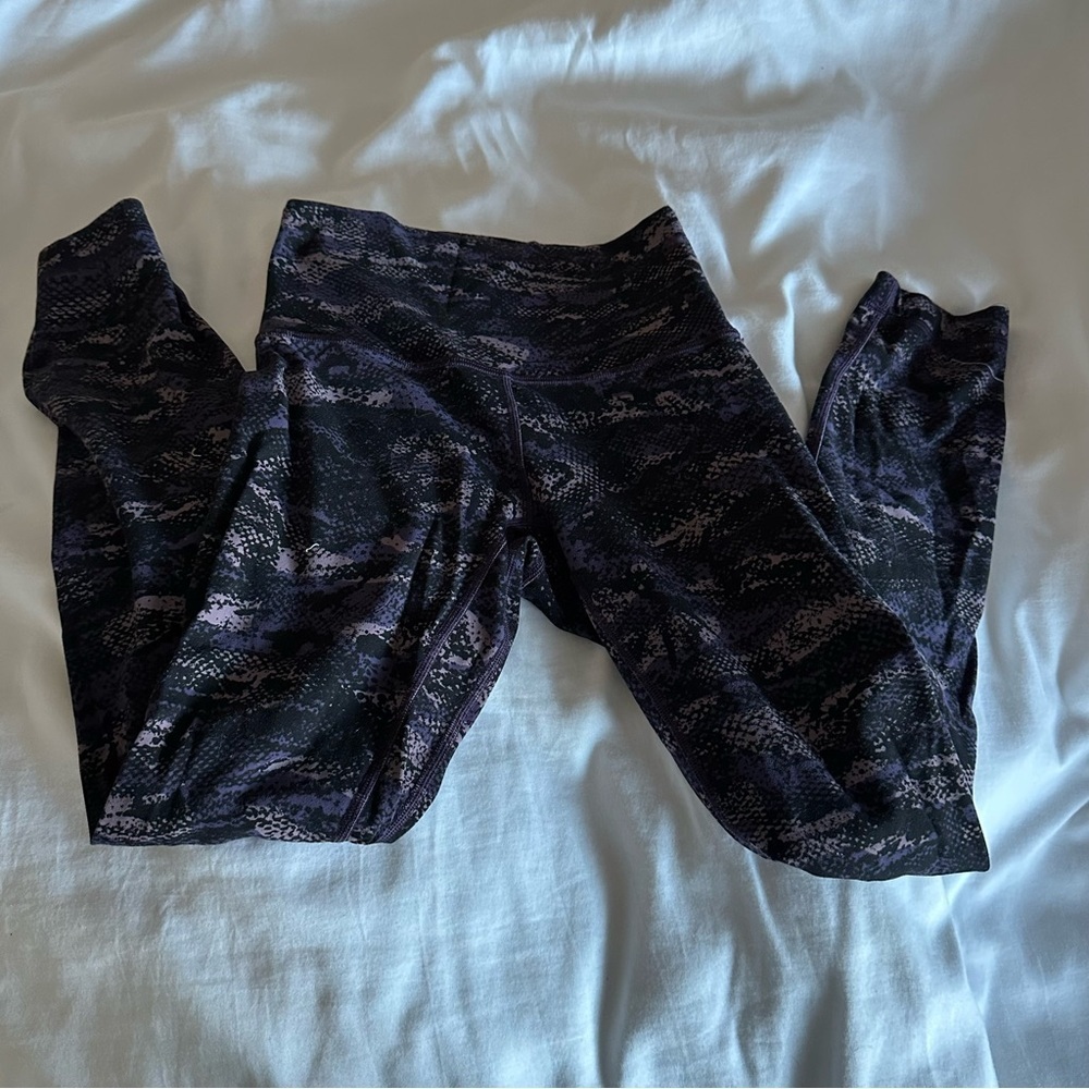 Patterned Lululemon Cropped Leggings